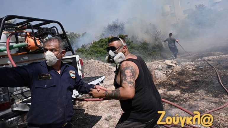 Διακοπή κυκλοφορίας σε περιοχές της Αττικής λόγω της πυρκαγιάς στον Ν. Κουβαρά