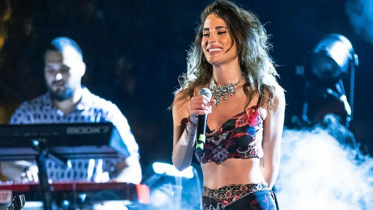 Γιόρτασε τα γενέθλιά της στη σκηνή η Παυλίνα Βουλγαράκη