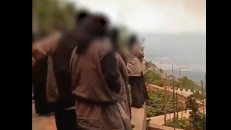 Αγωνιώδεις προσπάθειες απομάκρυνσης μοναχών από το πύρινο μέτωπο στη Μάνδρα