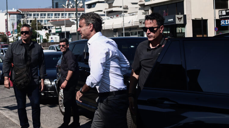 Eπέστρεψε εσπευσμένα από τις Βρυξέλλες ο Πρωθυπουργός – Στο Συντονιστικό Κέντρο Επιχειρήσεων για ενημέρωση