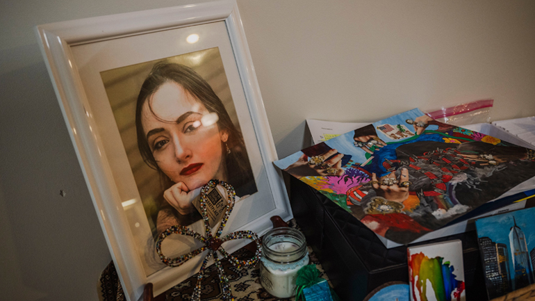 Η 20χρονη Αμάρα Στρέντι κέρδισε τη μάχη με τα «αιώνια χημικά», αλλά έχασε εκείνη με τον καρκίνο