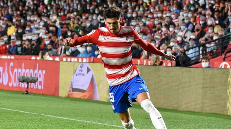 «O Ολυμπιακός συμφώνησε με τη Γρανάδα για την απόκτηση του Νέβα με 2,5 εκατ. ευρώ»