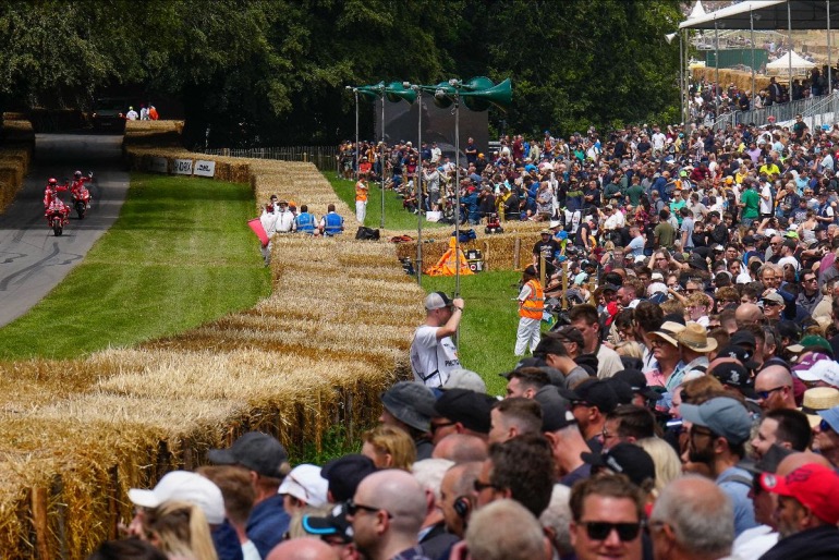 Stoner και Bagnaia αποθεώνονται από τους οπαδούς