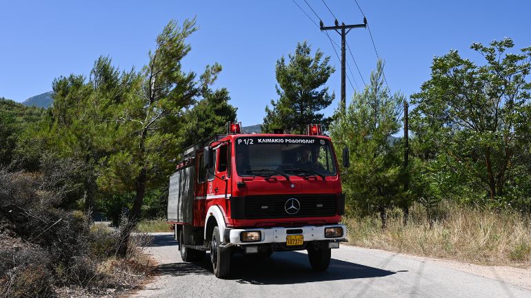 Δήμαρχος Τανάγρας στο zougla.gr: Δεν κινδυνεύουν οι οικισμοί στα Δερβενοχώρια – Καλύτερη η εικόνα