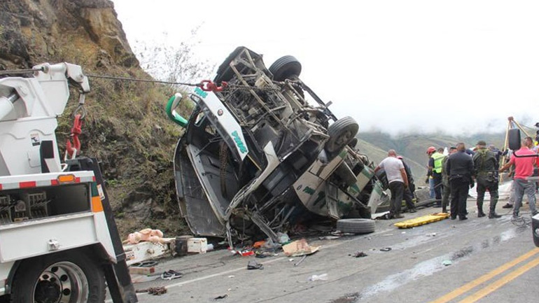 Οκτώ νεκροί από σύγκρουση λεωφορείου με φορτηγό στην Κολομβία