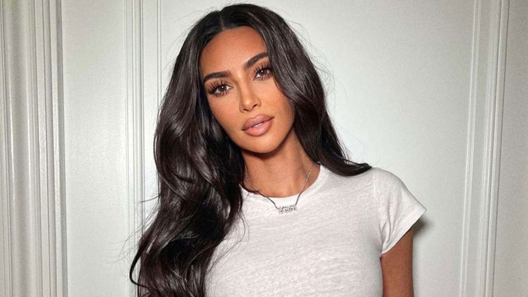 Η Kim Kardashian δοκιμάζει το φίλτρο γήρανσης στο TikTok και γίνεται viral