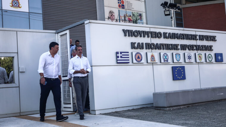 Στο Εθνικό Συντονιστικό Κέντρο Επιχειρήσεων και Διαχείρισης Κρίσεων ο πρωθυπουργός