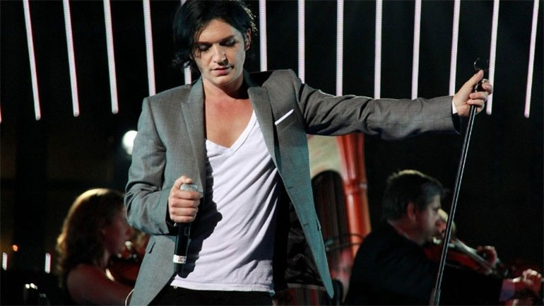 Ιταλία: Εισαγγελική έρευνα κατά του τραγουδιστή του συγκροτήματος Placebo, Μπράιαν Μόλκο