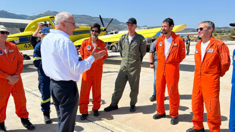 Έφτασαν στην Ελλάδα τα ισραηλινά πυροσβεστικά