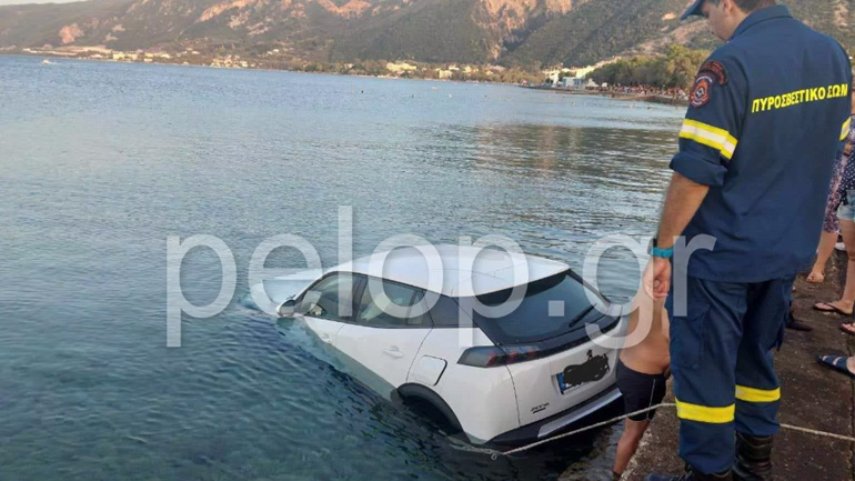 Ψαθόπυργος: «Βουτιά» Ι.Χ. αυτοκινήτου στη θάλασσα