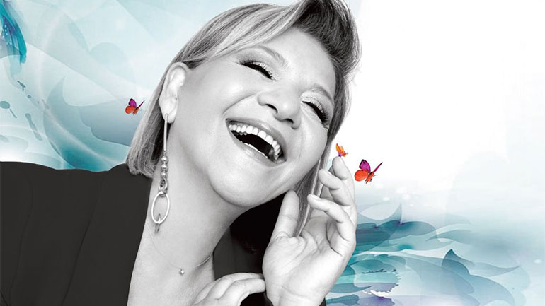 Η Γιώτα Νέγκα σε μία μεγάλη συναυλία στο Faliro Summer Τheater