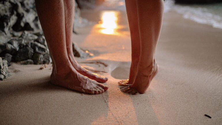 Κιρσοί: Πώς το ενδοαυλικό laser καταρρίπτει τους μύθους για αποφυγή της θεραπείας το καλοκαίρι