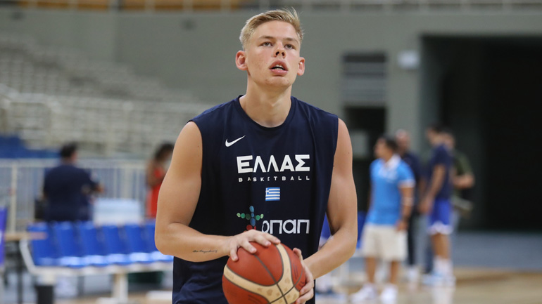 Τανούλης: «Κάθε παιδί ονειρεύεται να γίνει μέλος μιας ομάδας όπως ο Ολυμπιακός»