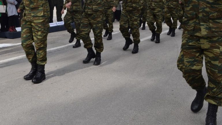 Υπαξιωματικός κρατούσε όμηρο τον διοικητή του στη Β’ μοίρα Αλεξιπτωτιστών