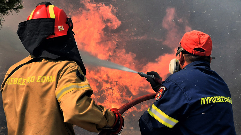 Άμεση κατάσβεση φωτιάς στην Κερατέα  – Πληροφορίες για εμπρησμό