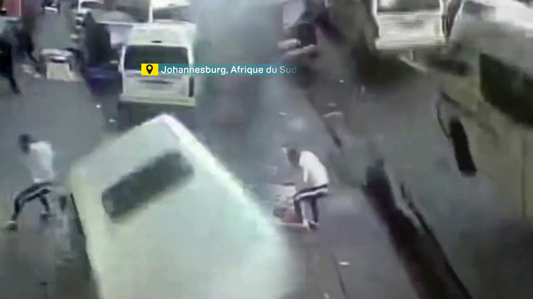 Έκρηξη στο Γιοχάνεσμπουργκ τίναξε στον αέρα 5 βαν – 48 τραυματίες