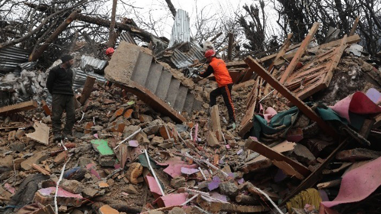 Ινδία: Μάχη με τον χρόνο δίνουν τα σωστικά συνεργεία για ανεύρεση επιζώντων μία ημέρα μετά την κατολίσθηση