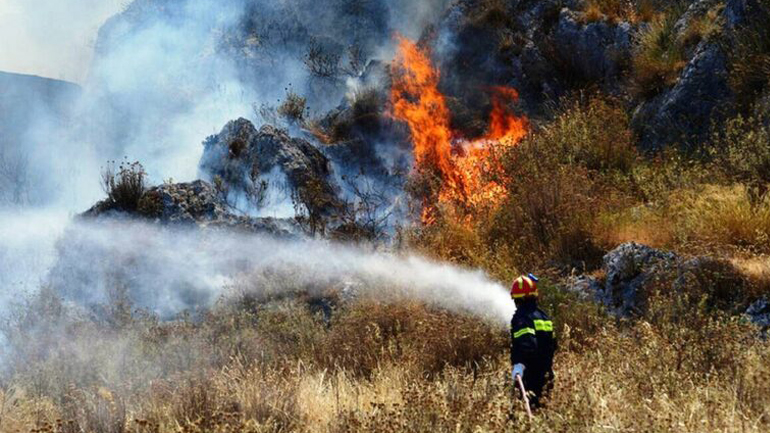 Διδυμότειχο: Φωτιά κοντά σε κατοικημένη περιοχή – Συναγερμός στην Πυροσβεστική