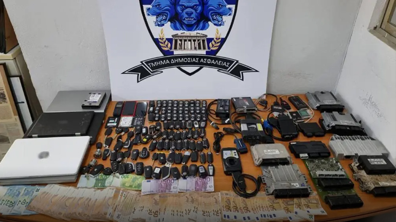 Εξαρθώθηκε σπείρα κλεφτών αυτοκινήτων – Είχαν κλέψει και το όχημα που συμμετείχε στην αιματηρή καταδίωξη της Λάρισας