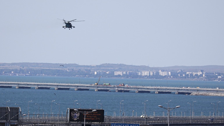 Διακόπηκε προσωρινά και αποκαταστάθηκε αργότερα η κυκλοφορία των οχημάτων στη Γέφυρα της Κριμαίας