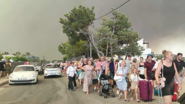 Μήνυμα του 112 για εκκένωση των περιοχών Μάσαρη, Μαλώνας και Χαράκι στη Ρόδο