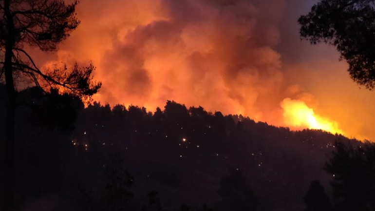 Ρόδος: Μήνυμα του 112 για εκκένωση Λίνδου, Καλάθου και Πεύκων