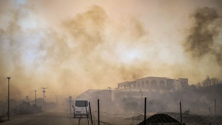 ΕΛΑΣ – Κυκλοφοριακές ρυθμίσεις: Πώς να κινηθούν με ασφάλεια τουρίστες και κάτοικοι στη Ρόδο ΕΛΑΣ – Κυκλοφοριακές ρυθμίσεις: Πώς να κινηθούν με ασφάλεια τουρίστες και κάτοικοι στη Ρόδο