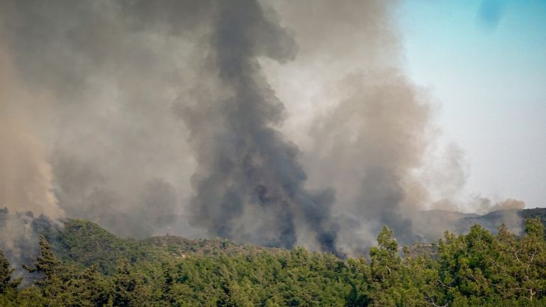 Υπό μερικό έλεγχο η φωτιά στο Μετόχι Επιδαύρου