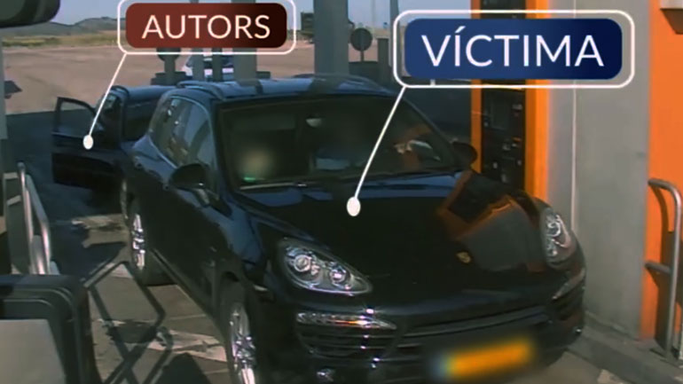 Δείτε πως σκάνε τα ελαστικά στα διόδια για να τους κλέψουν πιο κάτω