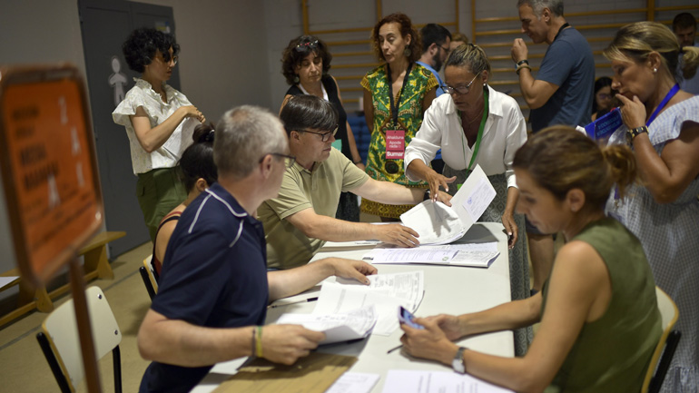 Ισπανία-Εκλογές: Το Σοσιαλιστικό Κόμμα διαψεύδει τις προβλέψεις των δημοσκοπήσεων