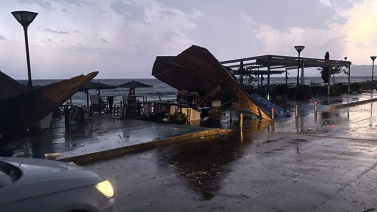 Ξαφνικό μπουρίνι προκάλεσε καταστροφές σε Σέρρες και Καβάλα