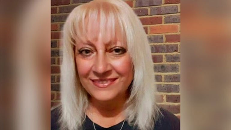 Άννα Στράτου Παγιουμτζή: Η εγγονή του αξέχαστου ρεμπέτη επανακυκλοφορεί τα τραγούδια του παππού της!