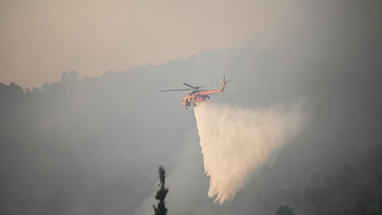 Εντολή εκκένωσης από το 112 για το χωριό Πλατανιστός στην Κάρυστο