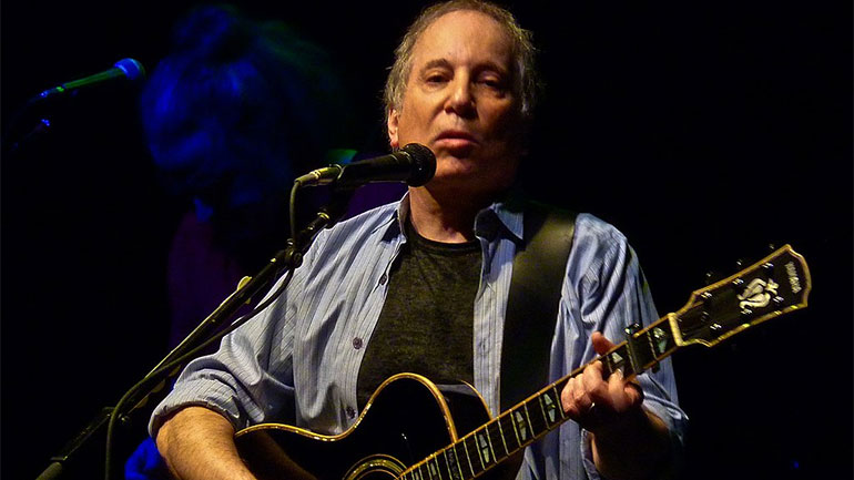 Ο Πολ Σάιμον προσπαθεί να κάνει πρόβες με την μπάντα του για να επιστρέψει σε περιοδείες