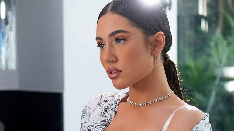 Έλενα Τσαγκρινού: Είναι έγκυος η τραγουδίστρια;