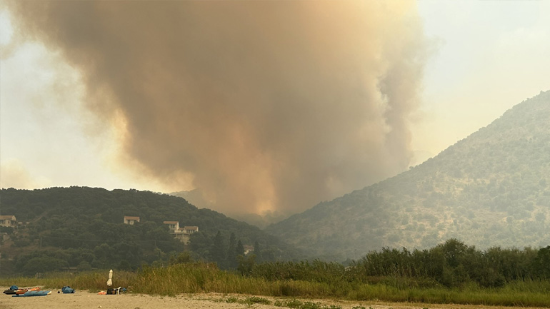 Φωτιά στην Κέρκυρα: Εντολή εκκένωσης σε Λούτσες, Ημερολιά, Σύκι, Καλαμάκι και Απραό