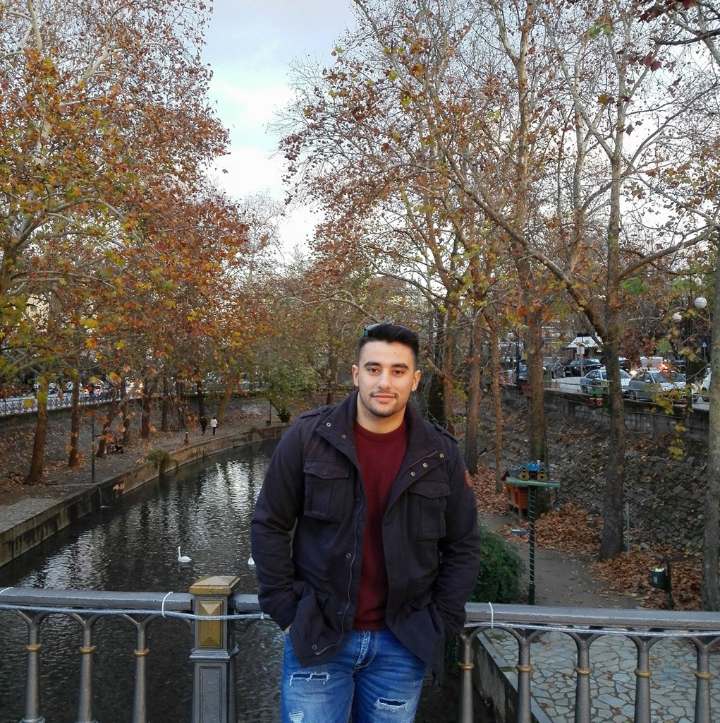 Ο Ανθυποσμηναγός (Ι), Περικλής Στεφανίδης