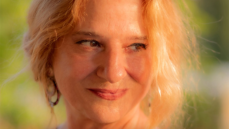 Η Ευανθία Ρεμπούτσικα παρουσιάζει τις «Γυναίκες της Μεσογείου» στο Ωδείο Ηρώδου Αττικού Η Ευανθία Ρεμπούτσικα παρουσιάζει τις «Γυναίκες της Μεσογείου» στο Ωδείο Ηρώδου Αττικού