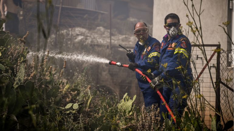 Δομοκός: Προς Ελάτεια κατευθύνεται η φωτιά στην Κάτω Τιθορέα