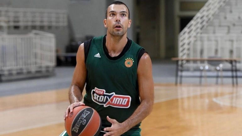 Οι πρώτες φωτογραφίες του Σλούκα με τα χρώματα του Παναθηναϊκού!