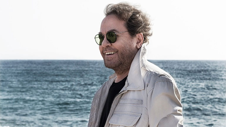 Γιάννης Πάριος: Συνεχίζει να μας χαρίζει μαγικές βραδιές τον Σεπτέμβριο στην Αθήνα!