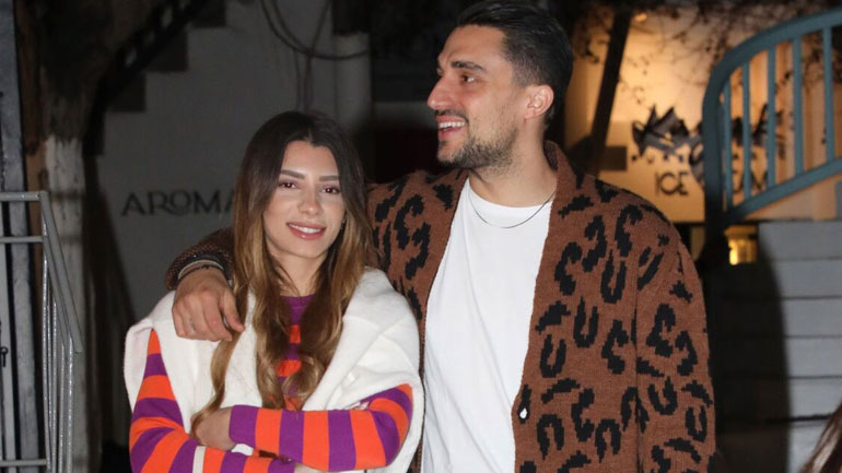 Σάκης Κατσούλης: Πώς αποκαταστάθηκαν οι σχέσεις του με τη μητέρα της Μαριαλένας Ρουμελιώτη;