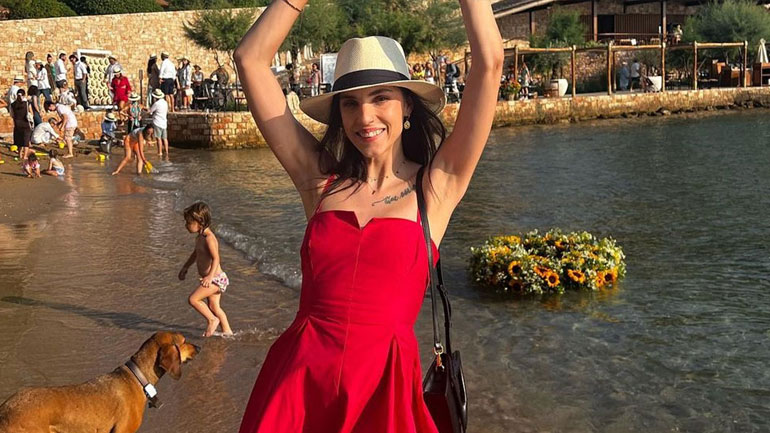 Άννα Μαρία Βέλλη σε έλεγχο της αστυνομίας: «Επιτρέπεται αυτό που κάνετε; Εγώ είμαι λίγο γνωστή»