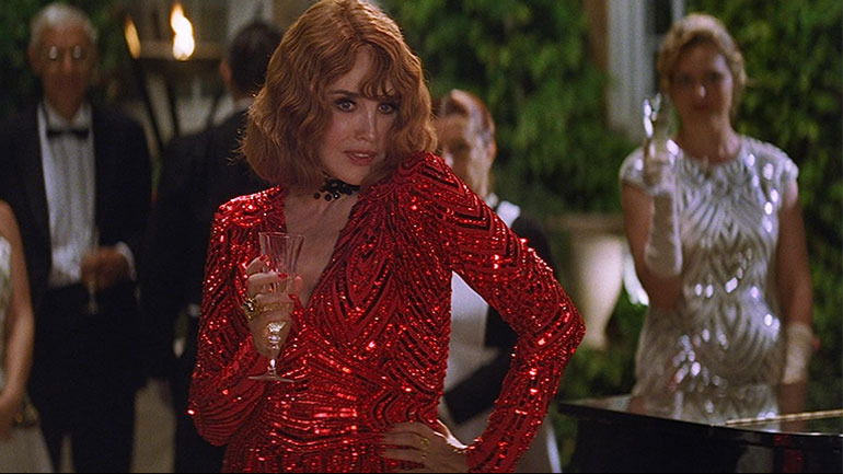 «Καμουφλάζ»: Ένα κοσμοπολίτικο ερωτικό θρίλερ του Νικολά Μπεντός στη Γαλλική Ριβιέρα