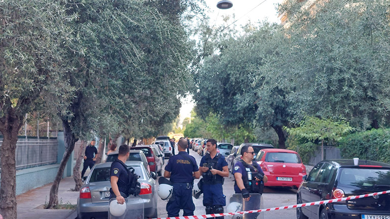 Πατήσια: Σε εξέλιξη έξωση λόγω πλειστηριασμού – ΜΑΤ και Πυροσβεστική στο σημείο