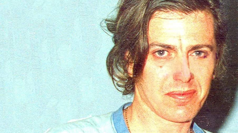 Σαν σήμερα 27 Ιουλίου γεννιέται ο Παύλος Σιδηρόπουλος – Η ζωή και το έργο του πρίγκιπα της ροκ