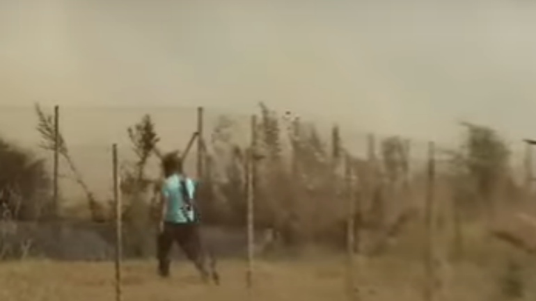 Οι τελευταίες στιγμές του κτηνοτρόφου στον Άγιο Γεώργιο πριν τον καταπιούν οι φλόγες