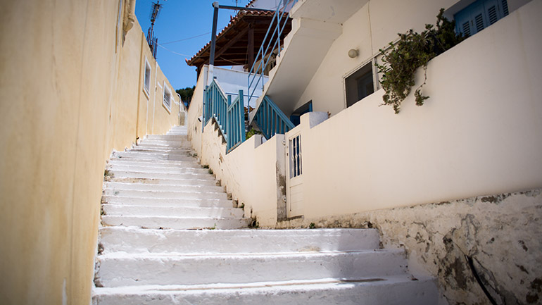 Άνδρος: Αφιέρωμα στο νησί των νερών και των περιπατητών από το Lonely Planet