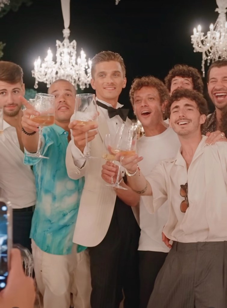 O Valentino Rossi και οι συμμαθητές του Luca Marini στην Ακαδημία VR|46 το γιορτάζουν δεόντως...