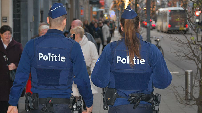 Βέλγιο: Ένας 35χρονος συνελήφθη και κατηγορείται ότι σκότωσε και διαμέλισε τη μητέρα του Βέλγιο: Ένας 35χρονος συνελήφθη και κατηγορείται ότι σκότωσε και διαμέλισε τη μητέρα του